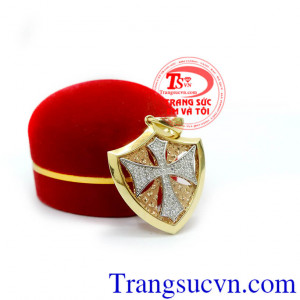 Mặt khiên thánh giá khảm đá, mặt dây vàng 18k, thiết kế đẹp, chất lượng đảm bảo, là sản phẩm uy tín, chất lượng được nhiều khách hàng ưa chuộng.