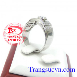 Nhẫn nam vàng thời trang sang trọng, thương hiệu bền đẹp, chất lượng, là món quà tặng ý nghĩa cho người yêu thương.