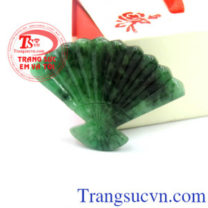 Quạt ngọc vân đẹp tự nhiên