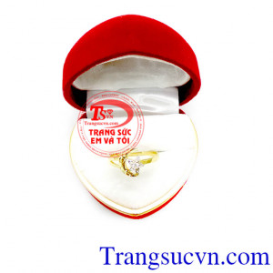 Nhẫn vàng trăng và sao