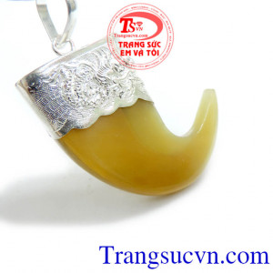 Mặt bạc nam to đẹp phù hợp với những bạn nam cá tính, thích phong cách phóng khoáng.