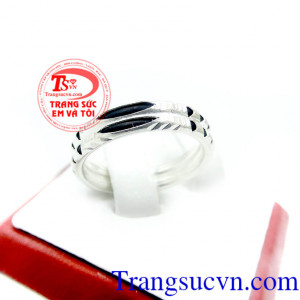 Nhẫn bạc nam 2 tầng thích hợp làm quà tặng người thân yêu của bạn