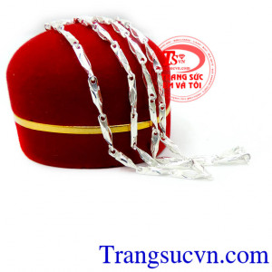 Dây bạc nữ làm quà tặng