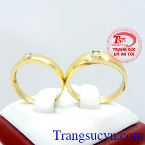 Cặp nhẫn cưới vàng tây kim cương