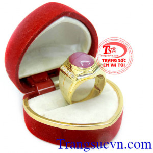 Nhẫn nam Ruby 14k, nhẫn nam vàng tây đá quý ruby thiên nhiên chuẩn chất lượng, nhẫn vàng 14k có giấy kiểm định, cam kết 100% về chất lượng sản phẩm, thiết kế phong cách độc đáo, mang lại sự sang trọng quyền lực