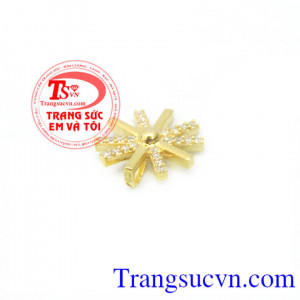 Chế tác tinh tế đầy ấn tượng. Mặt Dây Hậu Duệ Của Mặt Trời