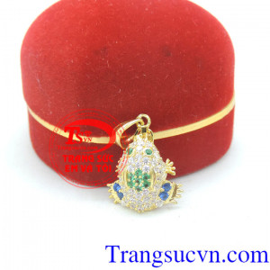 Thích hợp làm quà tặng cho người thân của bạn.  Mặt dây con cóc vàng tây