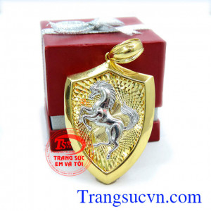 Sản phẩm mặt dây chuyền vàng được thiết kế và chế tác trên máy 3D đảm bảo tinh xảo khách hàng ưa chuộng nhiều năm. Mặt dây chuyền ngựa bạch mã đẹp