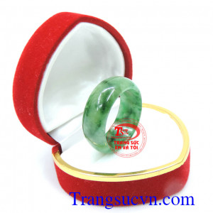 Nhẫn Jadeite thiên nhiên