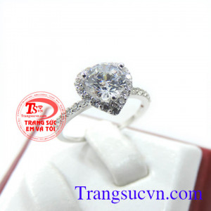 Nhẫn nữ vàng 18k vàng trắng đẹp bảo hành uy tín.