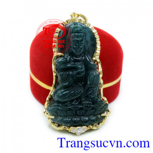 Phật bà quan âm bọc vàng được chế tác từ ngọc cẩm thạch thiên nhiên và vàng 14k.
