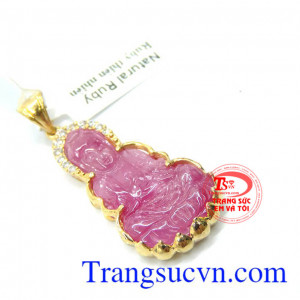 Mặt dây vàng đá ruby đẹp là món quà ý nghĩa dành cho người thân, bạn bè.