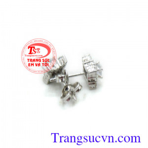 Đôi bông tai vàng trắng kim cương TSVN sẽ là sự lựa chọn đầy ý nghĩa để dành làm quà tặng cho người ấy vào những dịp lễ đặc biệt.