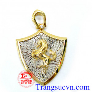 Mặt dây vàng nam ngựa công danh kết hợp dây chuyền vàng món trang sức vàng không thể thiếu của phái mạnh.