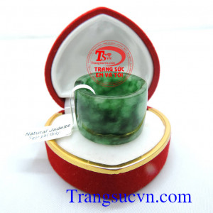 Nhẫn phỉ thúy dành cho nam