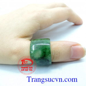 Nhẫn phỉ thúy dành cho nam