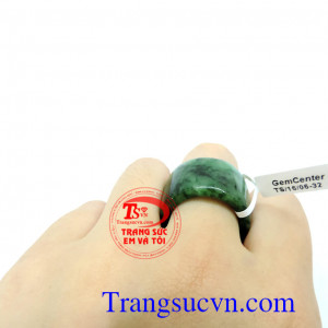 Nhẫn ngọc Jadeite phỉ thúy
