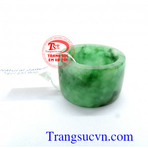 Nhẫn phỉ thúy cho nam