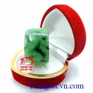 Nhẫn phỉ thúy cho nam