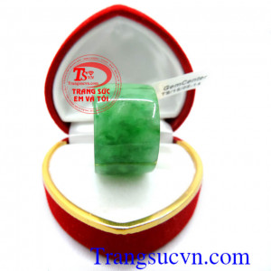 Nhẫn ngọc cẩm thạch