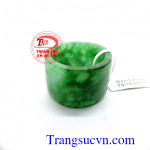 Nhẫn ngọc phỉ thúy tự nhiên