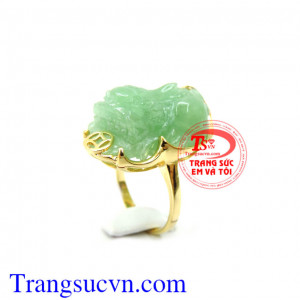 Nhẫn Tỳ Hưu Nữ Vàng đem lại may mắn cho phái nữ, đeo nhẫn tỳ hưu nữ mang lại cảm giác khỏe mạnh tự tin khi giao tiếp. Tỳ Hưu sẽ đem tài lộc cho ai sở hữu nó.