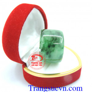 Nhẫn phỉ thúy vân sơn thủy