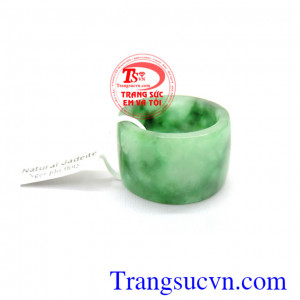 Nhẫn phỉ thúy vân lý