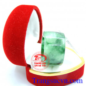 Ngọc phỉ thúy miến điện