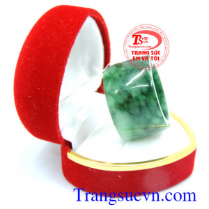 Nhẫn phỉ thúy ngón cái