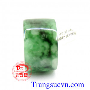 Nhẫn ngọc may mắn