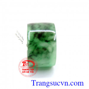 Nhẫn ngọc phỉ thúy bản vuông