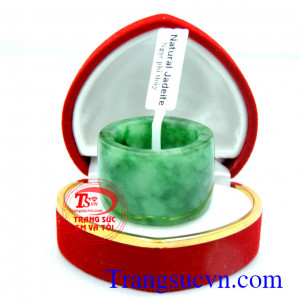 Nhẫn ngọc phỉ thúy tự nhiên