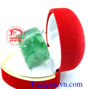 Nhẫn ngọc phỉ thúy tự nhiên