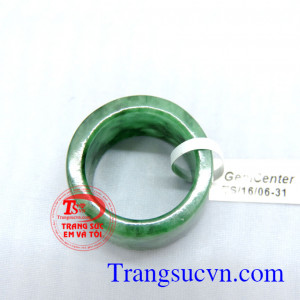 Nhẫn ngọc doanh nhân thành đạt