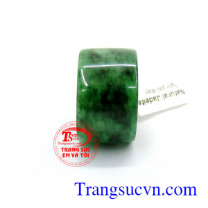 Nhẫn ngọc doanh nhân thành đạt