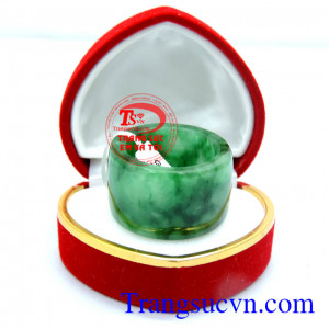 Nhẫn ngọc có hồn của đất Mẹ
