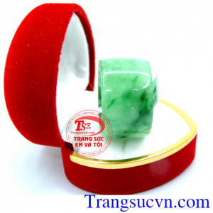 Nhẫn ngọc món quà ý nghĩa từ lâu chiếc nhẫn được chọn là vật đính ước và là biểu tượng của tình yêu không thể phai,nhẫn đá tự nhiên mang ý nghĩa trọn vẹn sản phẩm
