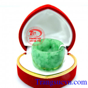 Nhẫn ngọc món quà ý nghĩa từ lâu chiếc nhẫn được chọn là vật đính ước và là biểu tượng của tình yêu không thể phai,nhẫn đá tự nhiên mang ý nghĩa trọn vẹn sản phẩm