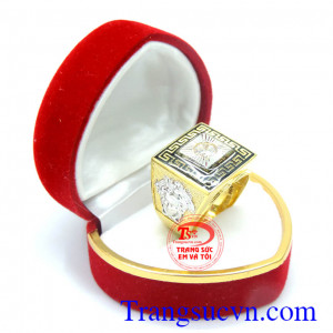 Đeo chiếc nhẫn nam vàng tây bền đẹp và sang trọng. Nhẫn vàng đẹp nam tính.