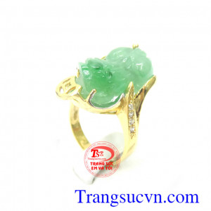 Nhẫn nữ tỳ hưu xanh ngọc