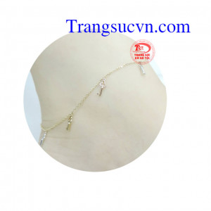 Lắc chân ngôi sao đính đá mang lại hi vọng, may mắn, điềm lành cho người đeo. phù hợp với mọi khách hàng có nhu cầu. lắc chân vàng tây.