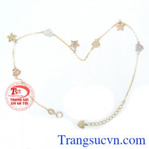 Lắc chân vàng hình trái tim xem kẽ ngôi sao hi vọng mang lại may mắn cho người đeo, gửi gắm tấm lòng của người tặng. Lắc chân vàng tây.