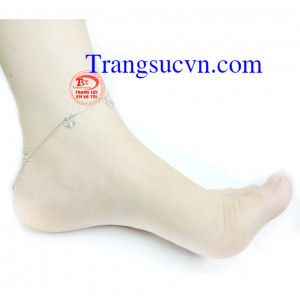 Lắc chân vàng tây 14k, vàng trắng. Thiết kế hình bông hoa đơn giản. Dễ phối đồ khi diện.