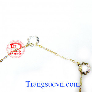 Lắc chân vàng tây hình ngôi sao lồng bông hoa. May mắn cho người đeo. lắc chân vàng tây giá rẻ, uy tín, tin dùng nhiều năm liền.