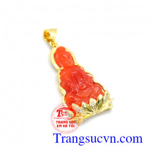 thích hợp làm quà tặng cho người thân, bạn bè. Mặt quan âm ngọc cẩm thạch đỏ bọc vàng