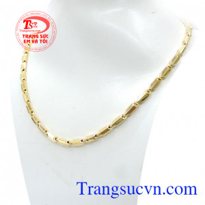 Dây chuyền đa dạng mẫu dây vàng và kiểu phù hợp mọi lứa luổi có thể đeo làm tôn lê sự tinh tế và lịch lãm cho bản thân. Dây chuyền vàng 10k kiểu đẹp
