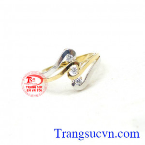 Nhẫn nữ đính đá giá rẻ TSVN bảo hành uy tín.