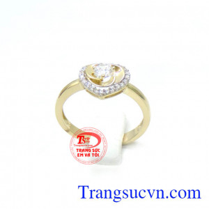 Khách hàng ưa chuộng sản phẩm nhẫn nữ vàng tây bền đẹp. 