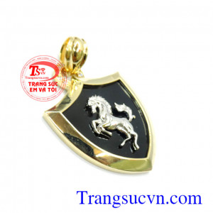 Chiếc Mặt dây Ngựa thành công và công danh mặt dây hình con ngựa là biểu tượng của sự chiến thắng và bền chí bứt phá trong công việc.